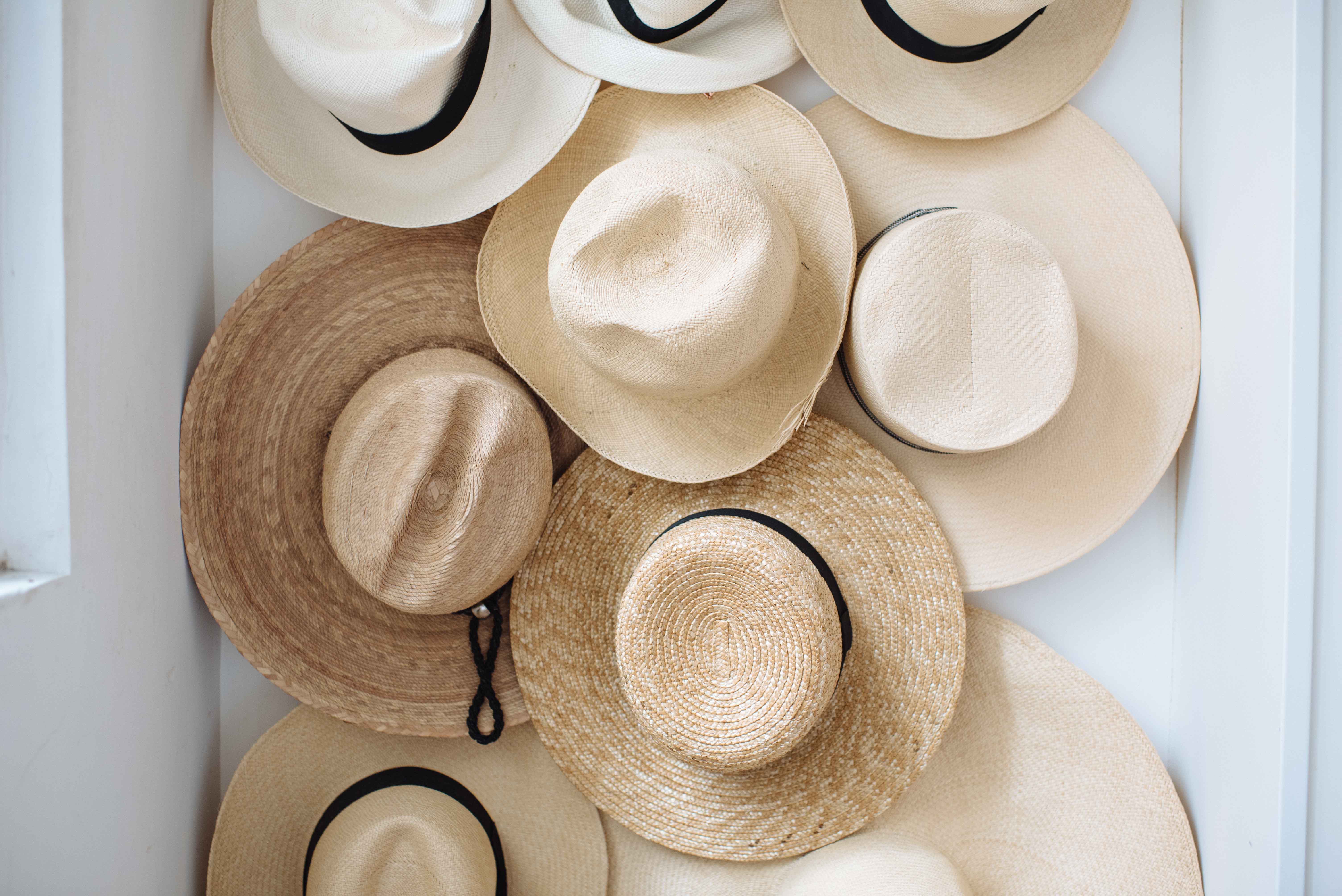 DIY HAT ORGANIZER  BOHO ROOM DECOREASY, CHEAP, + CHIC WAY TO STORE YOUR  HATS! 