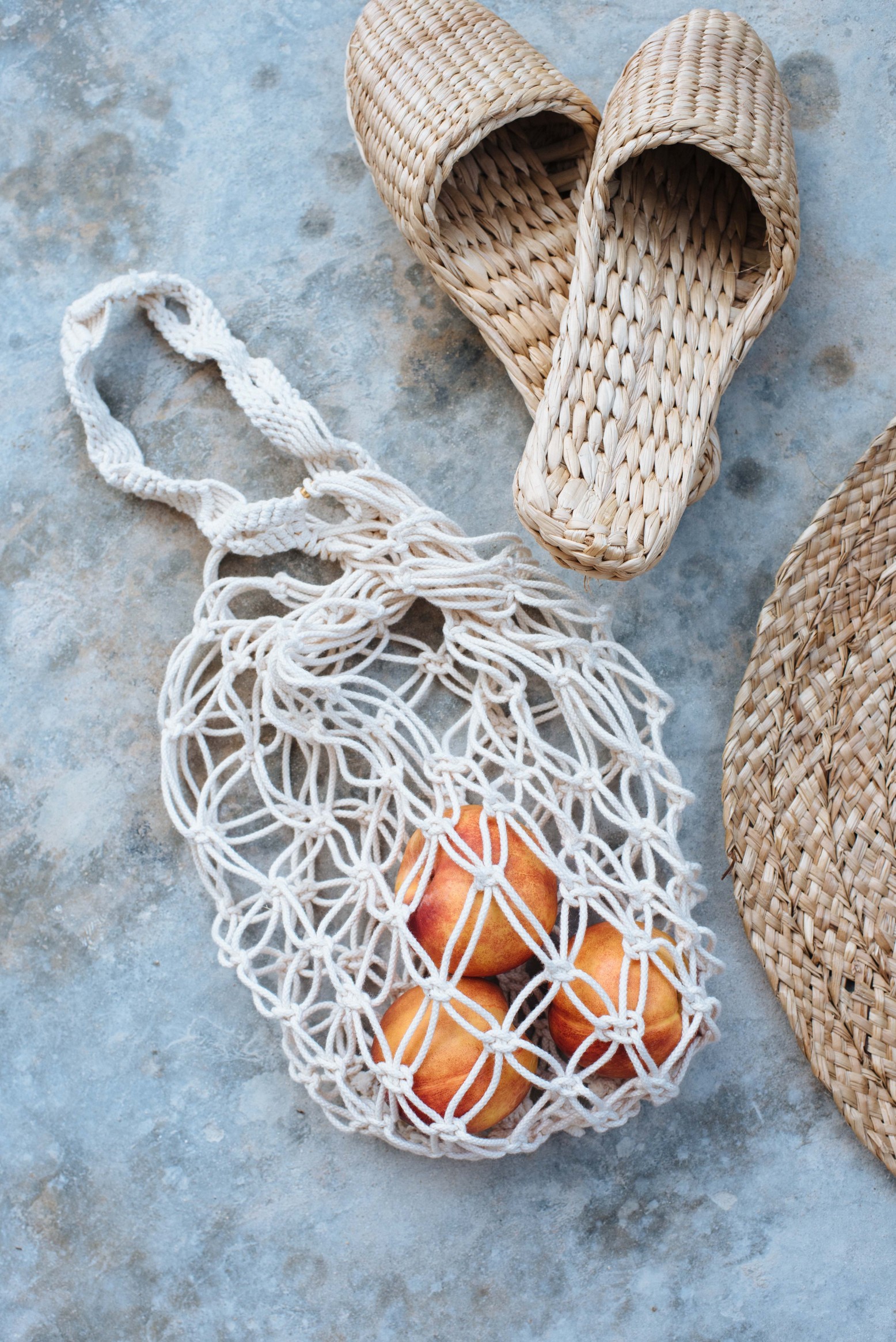 DIY macrame net bag from recycled T-shirt yarn - Cityscape Bliss