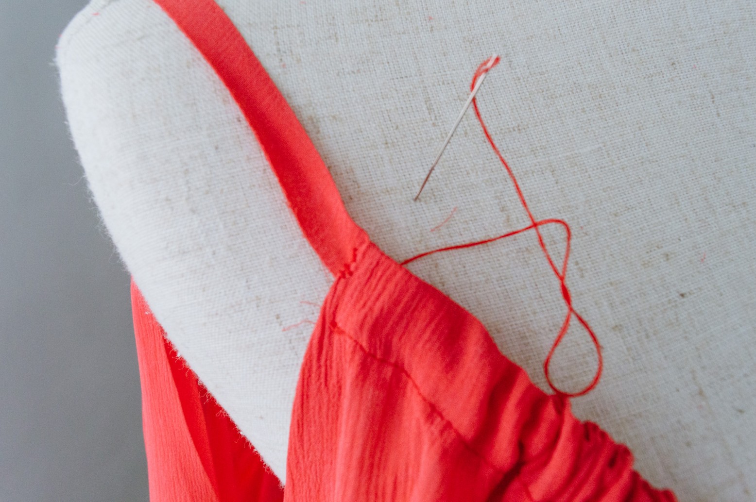 DIY:Vibrant Backless Maxi Dress With Slit : 8 Steps - Instructables