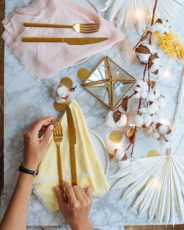 DIY Frayed Linen Napkins32 Collective Gen
