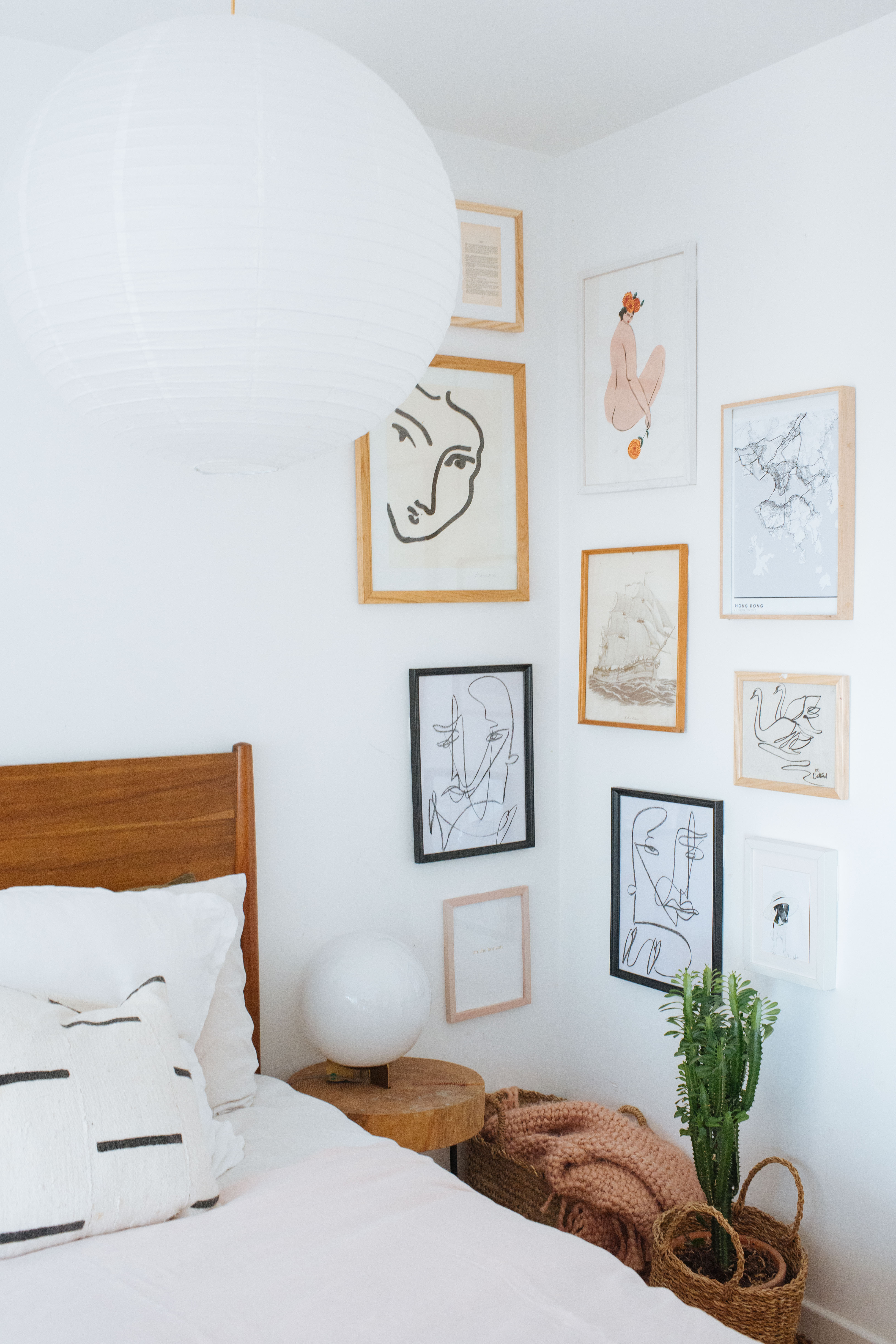 How to Create A Corner Gallery Wall-10 | Collective Gen