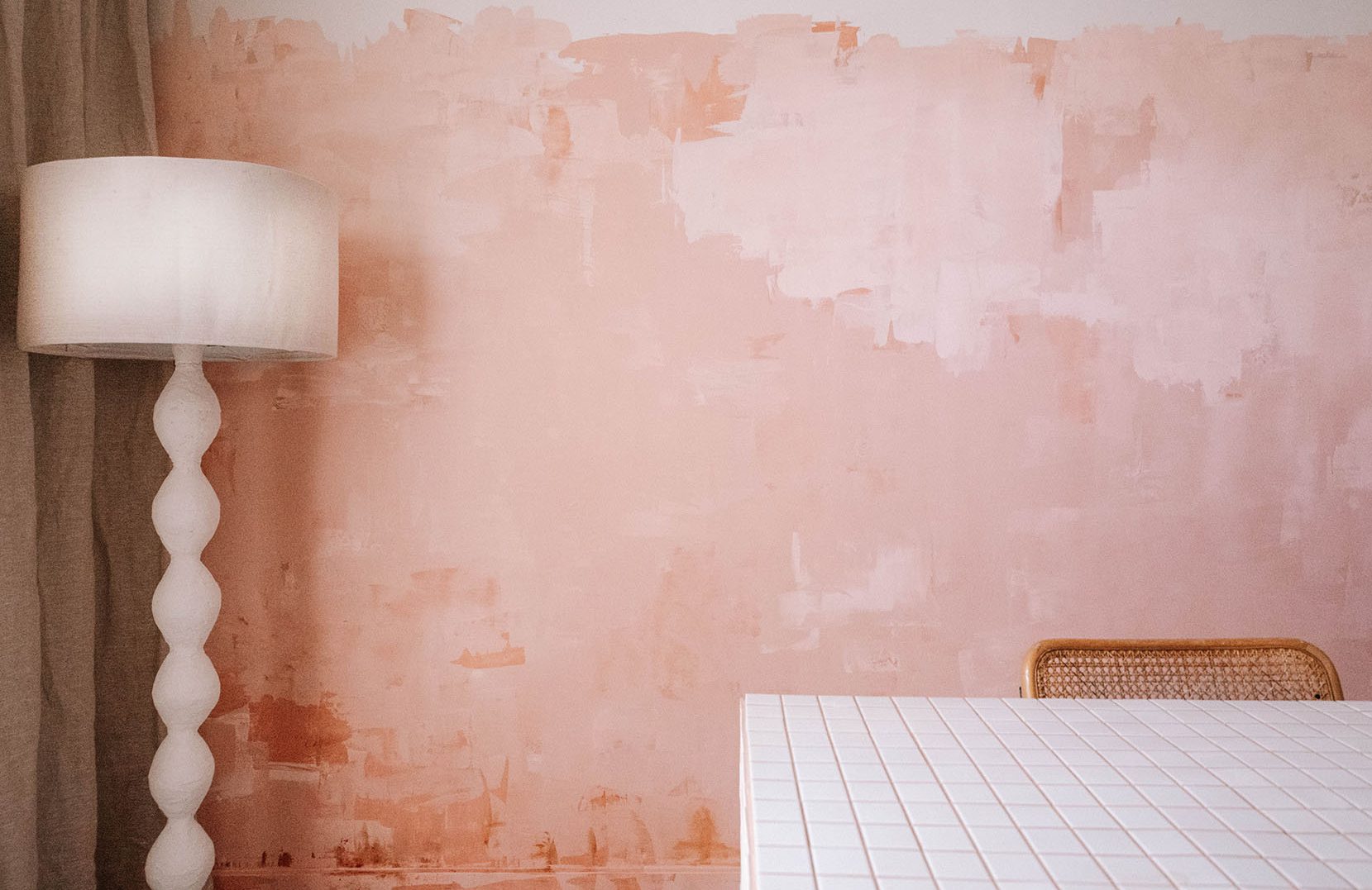 How To Create A Faux Plaster Wall Using Paint And A Scraper 