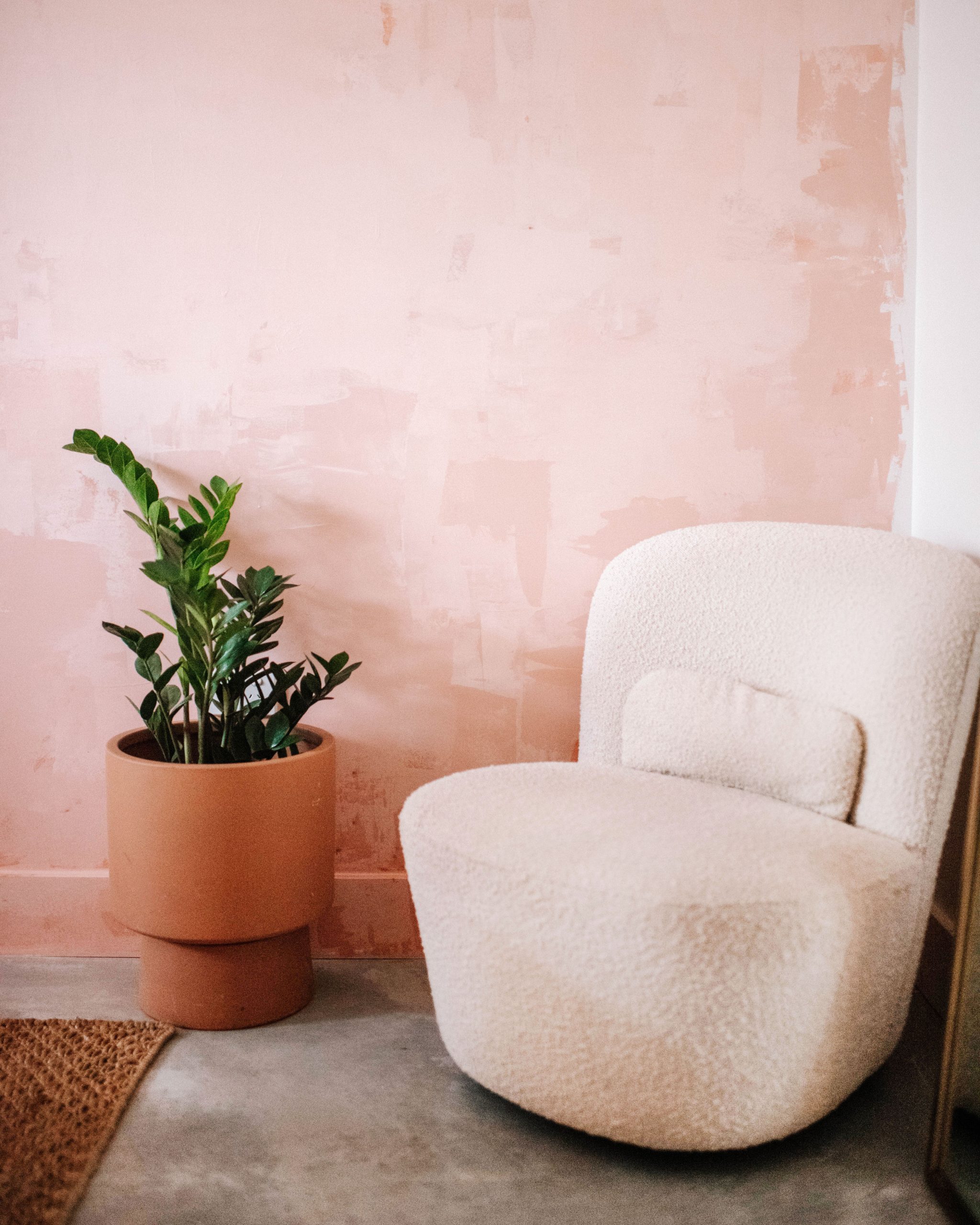 create a faux plaster wall using paint