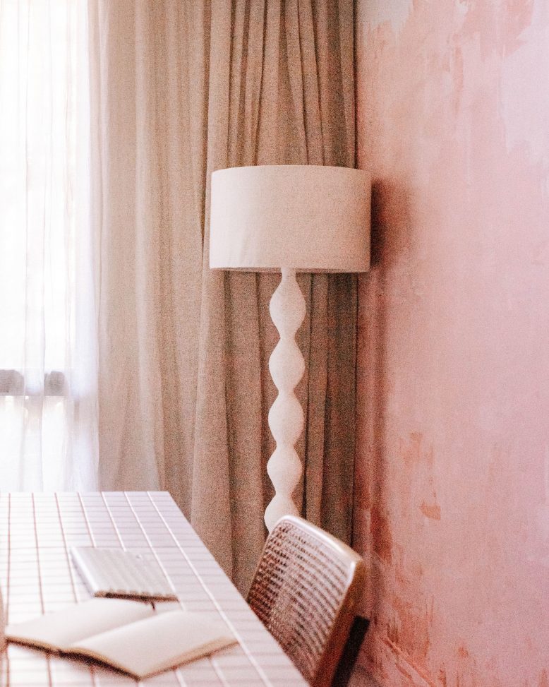 How To Create A Faux Plaster Wall Using Paint (And A Scraper!)